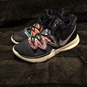 Kyrie 5 “Galaxy”